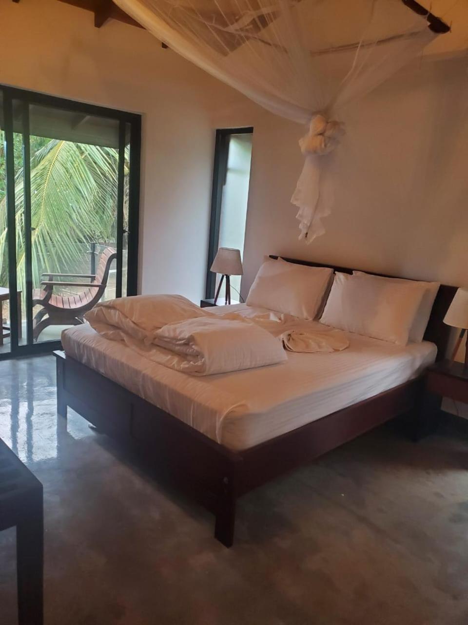Red Sun Beach Villa Kosgoda Exterior photo
