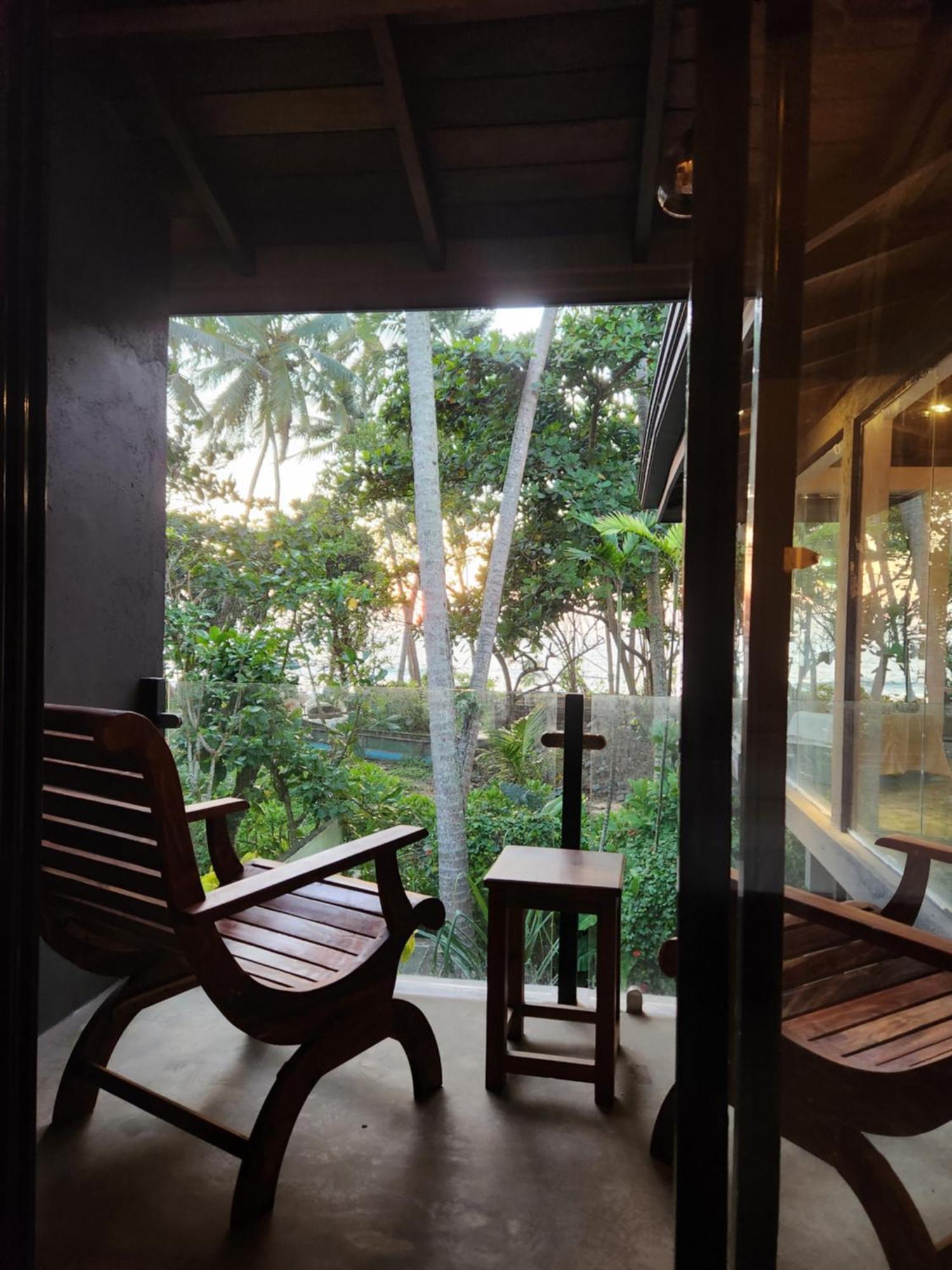 Red Sun Beach Villa Kosgoda Exterior photo